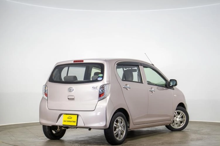 Daihatsu Mira e:S 4 из 6