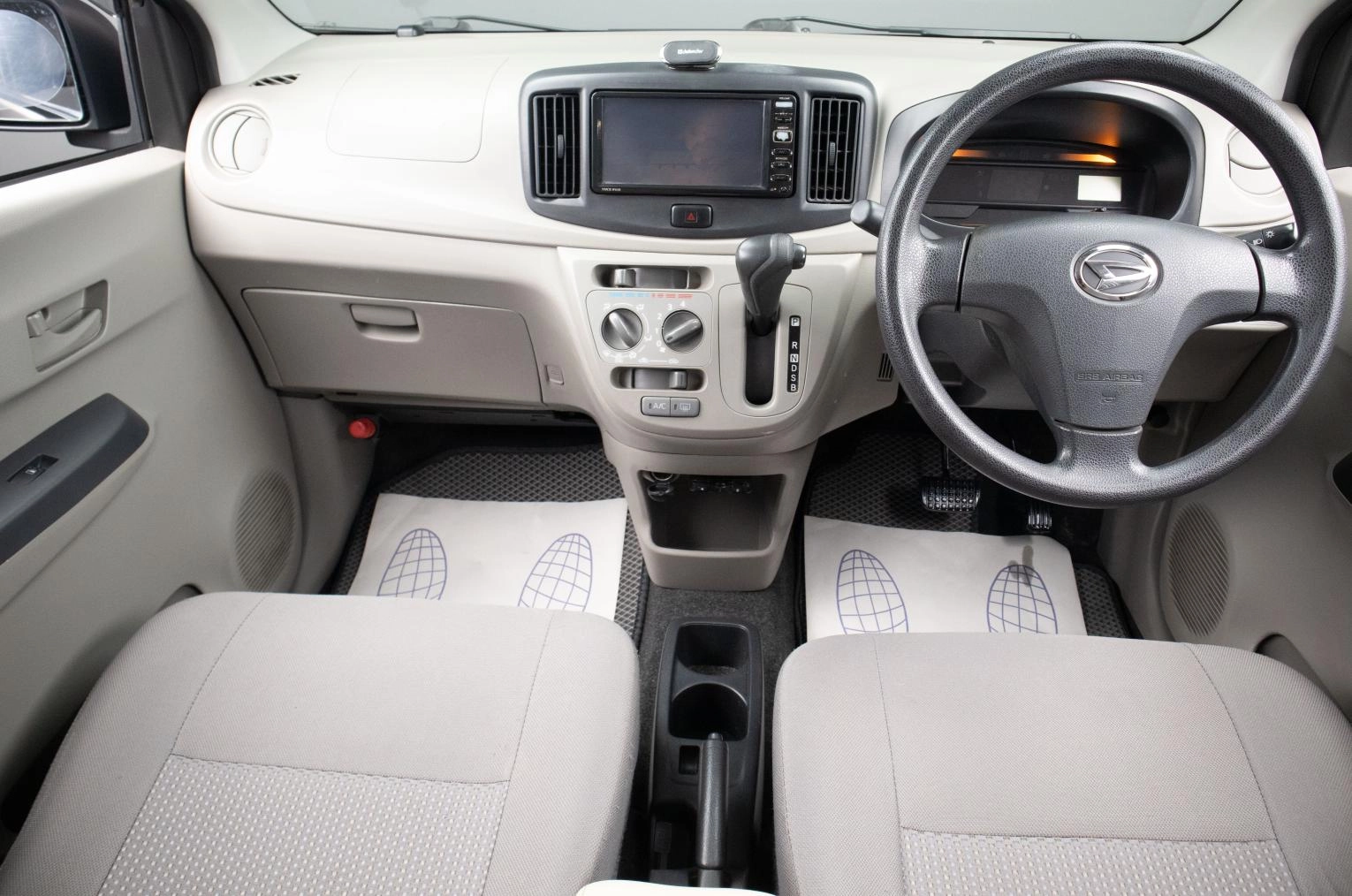 Daihatsu Mira e:S 7 из 17