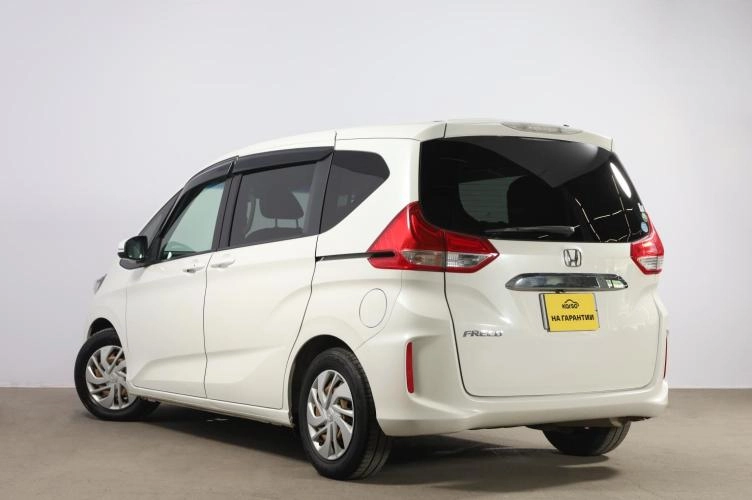 Honda Freed 4 из 6