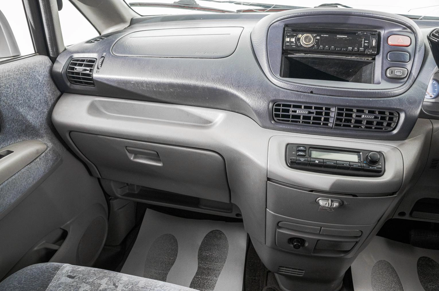 Nissan Serena 16 из 20