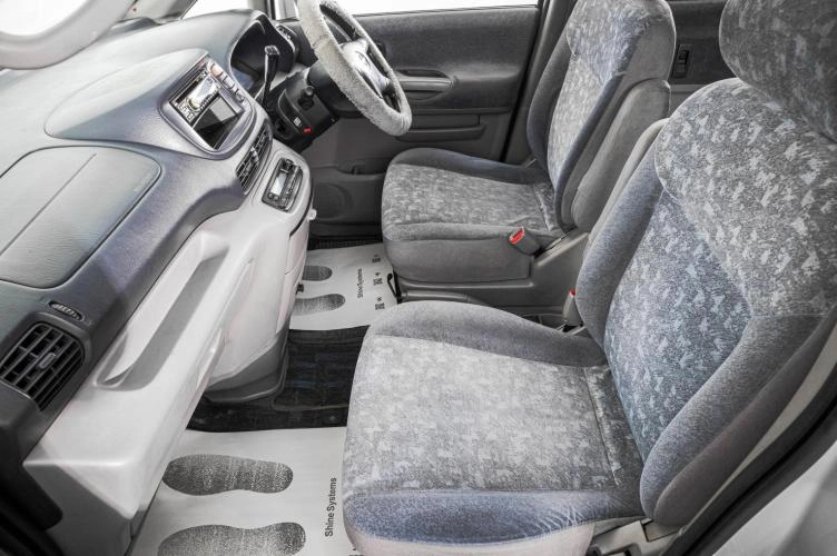Nissan Serena 17 из 20