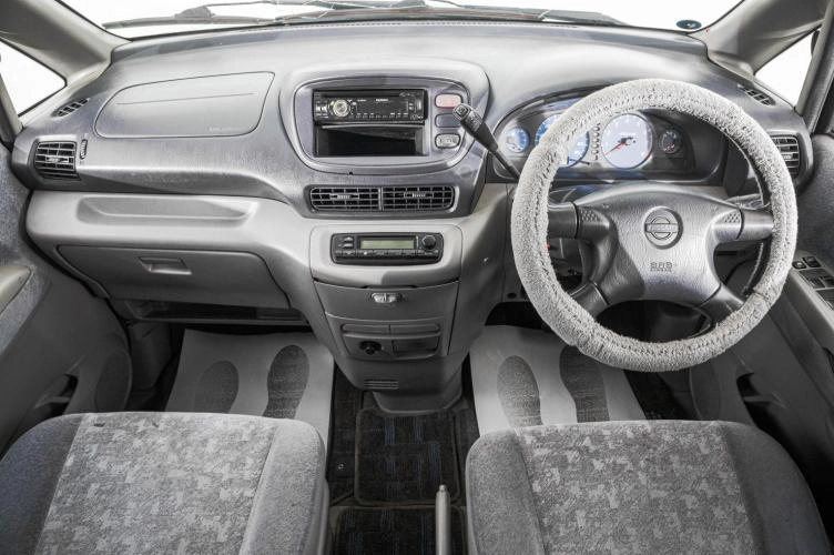 Nissan Serena 7 из 20