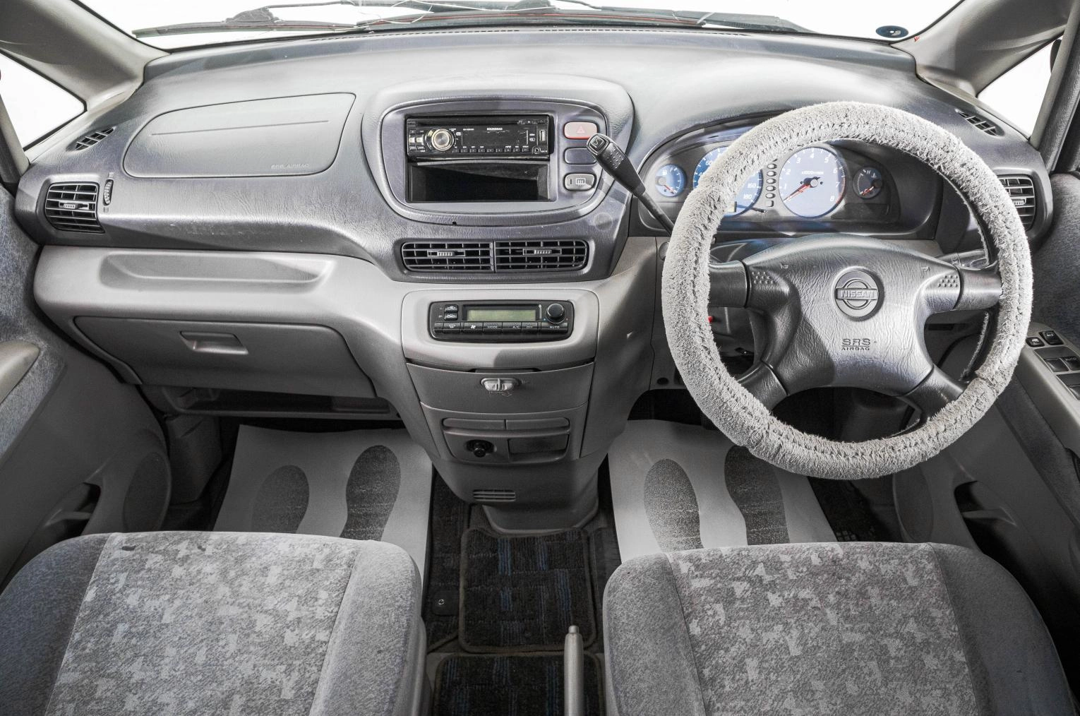 Nissan Serena 7 из 20