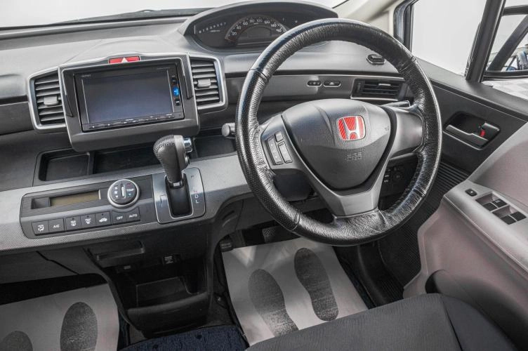 Honda Freed 15 из 25