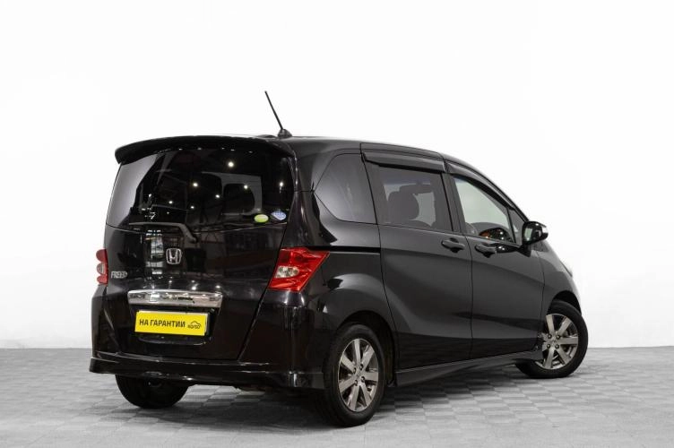 Honda Freed 4 из 6