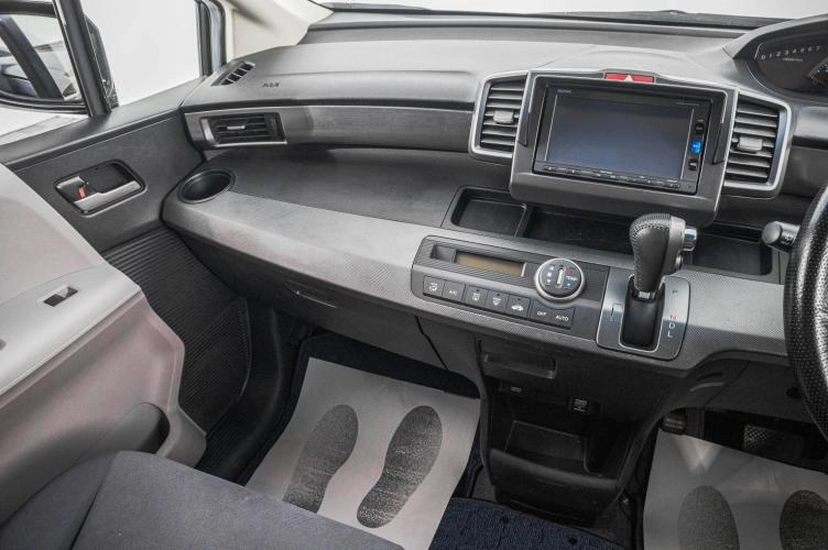 Honda Freed 19 из 25