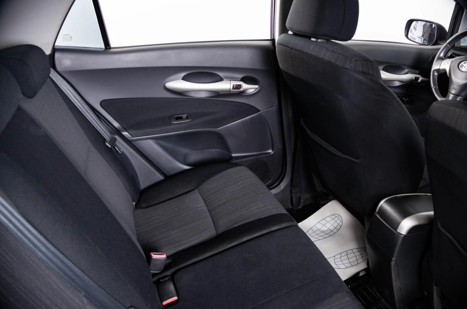Toyota Auris 9 из 21