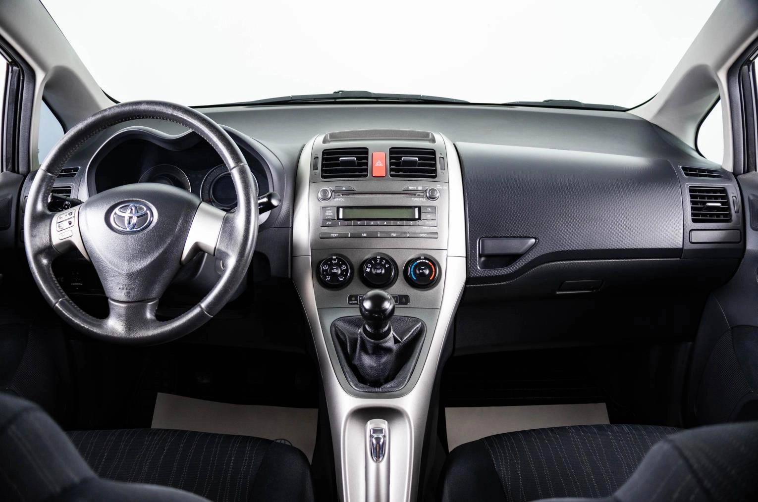 Toyota Auris 12 из 21