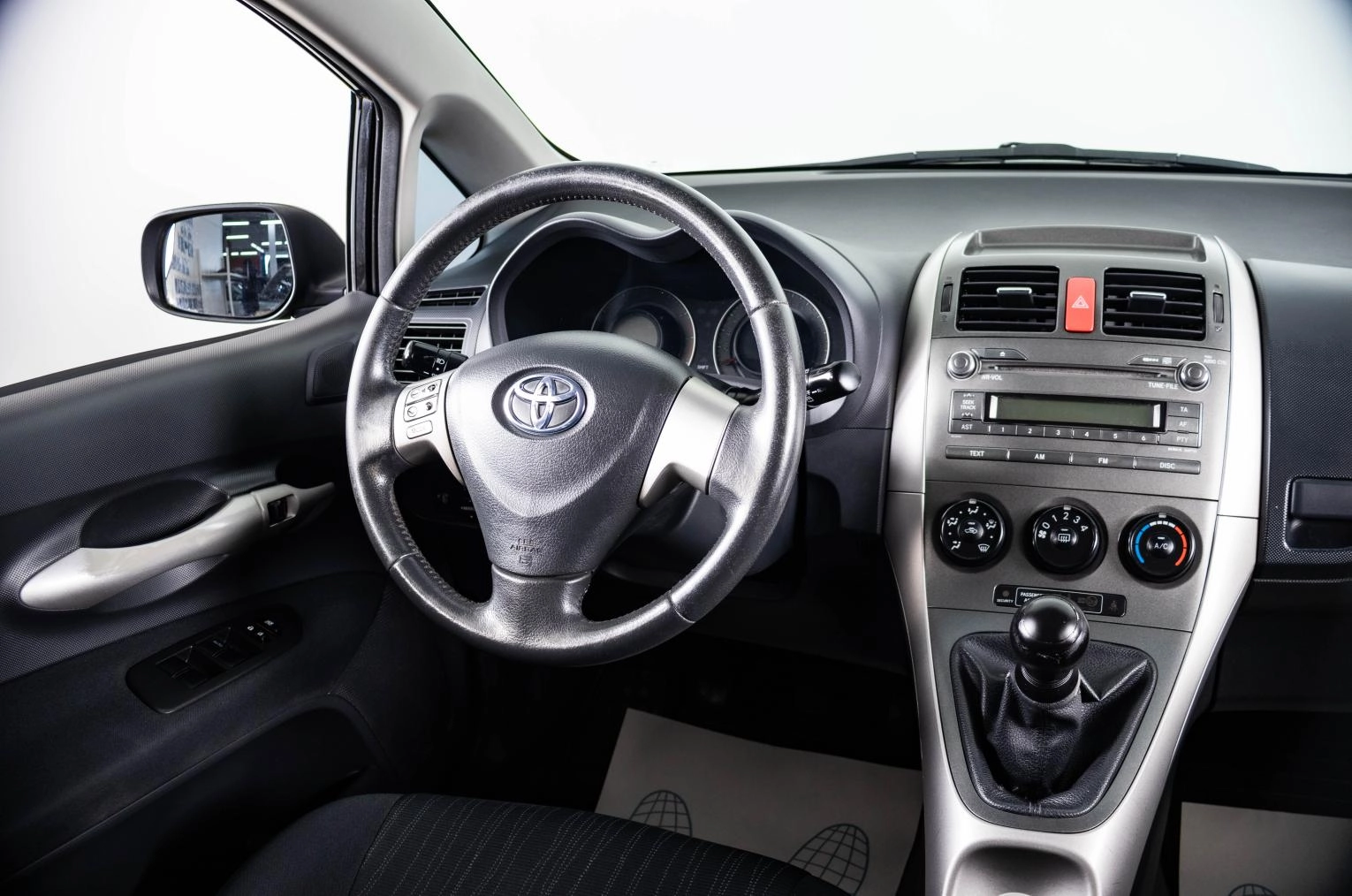 Toyota Auris 11 из 21