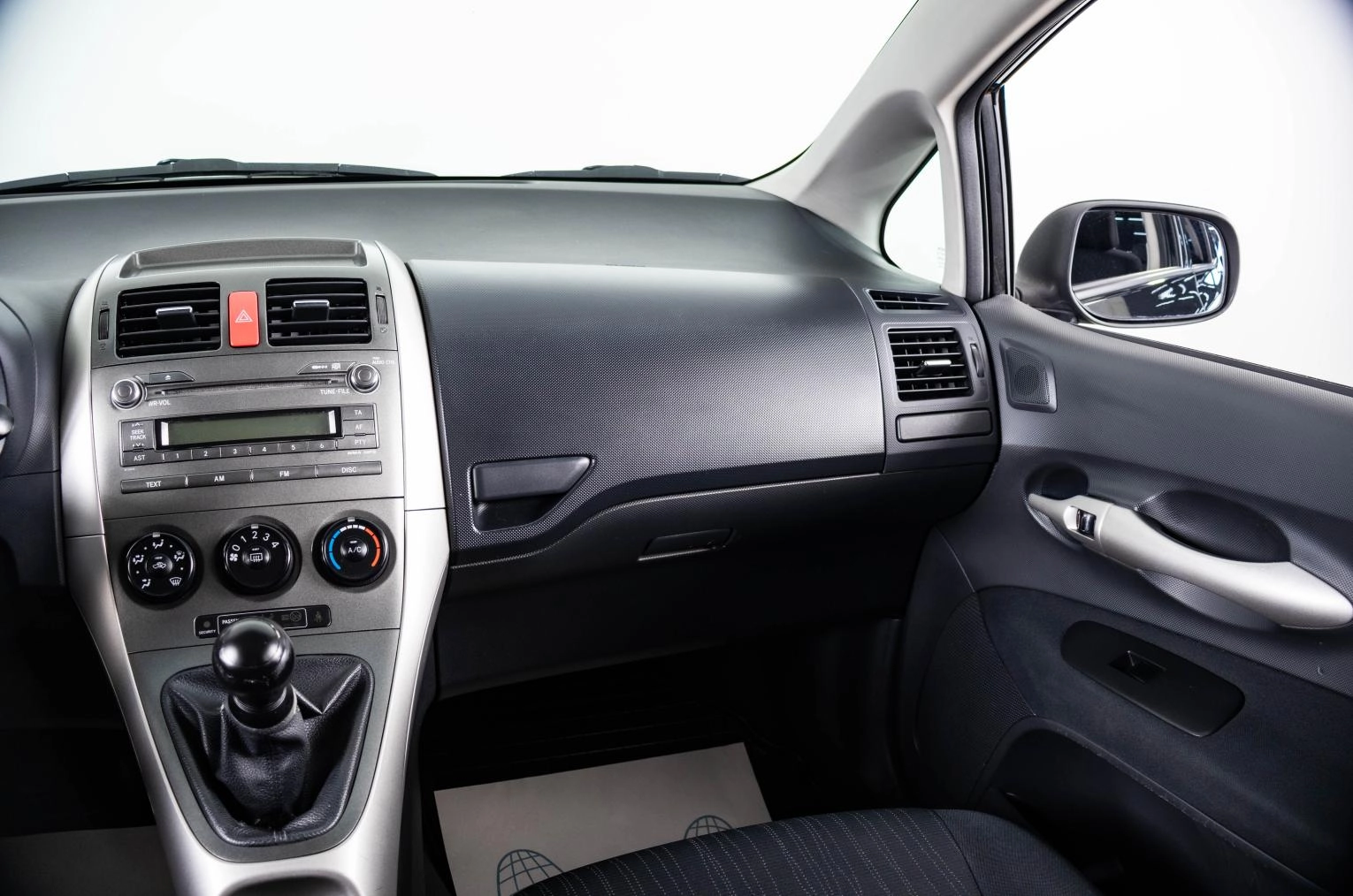 Toyota Auris 13 из 21
