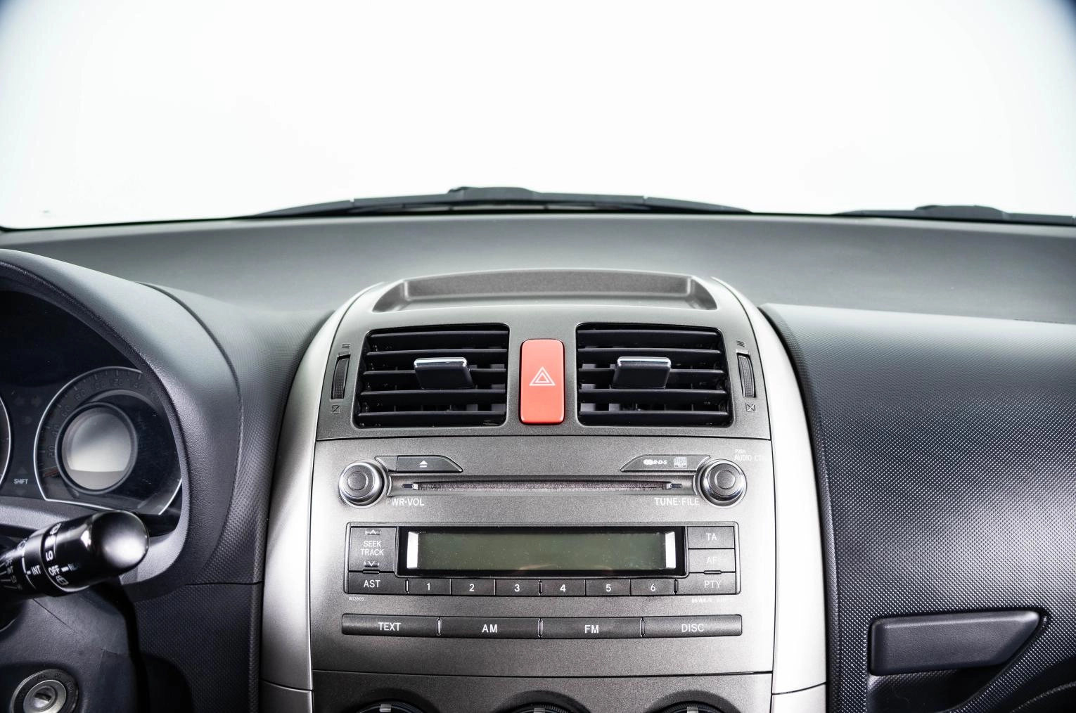 Toyota Auris 16 из 21