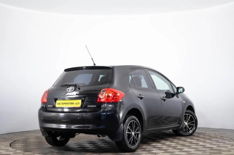 Toyota Auris 4 из 6