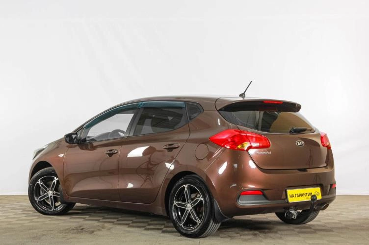 KIA cee'd 4 из 6