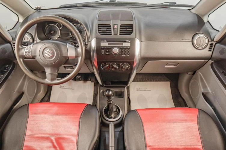 Suzuki SX4 15 из 18