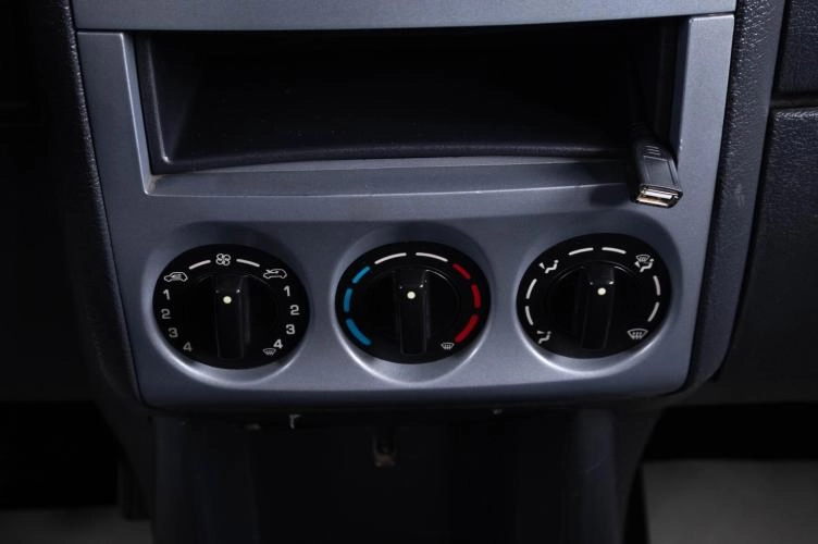 Peugeot Partner 15 из 17