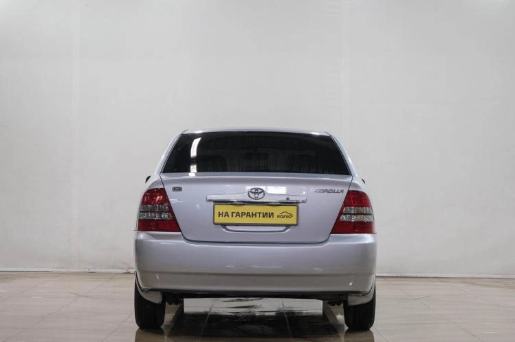 Toyota Corolla 5 из 6