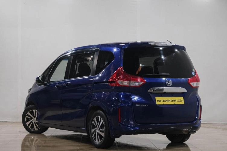 Honda Freed 4 из 6