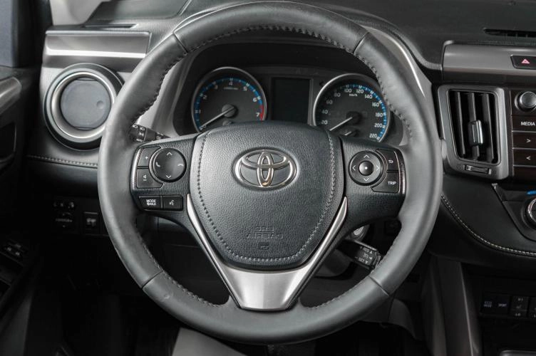 Toyota RAV4 12 из 20