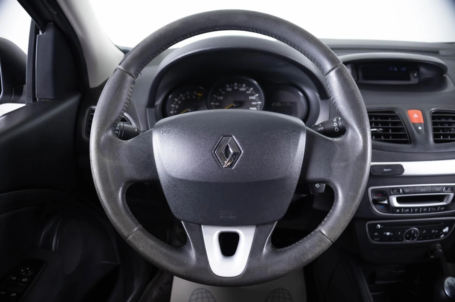 Renault Fluence 14 из 20