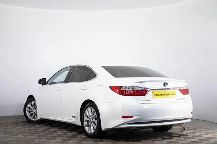 Lexus ES 6 из 6