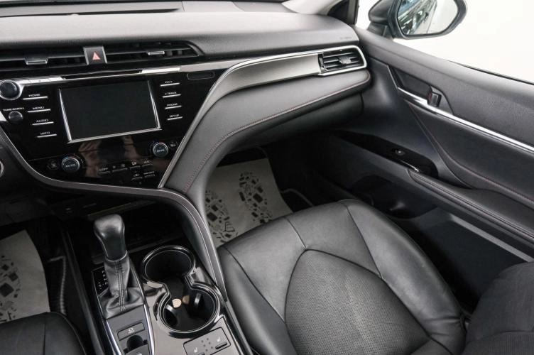 Toyota Camry 10 из 22