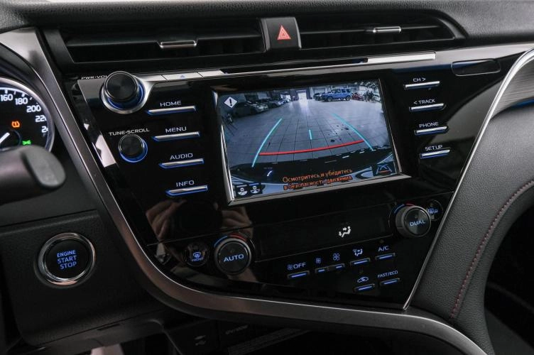 Toyota Camry 14 из 22