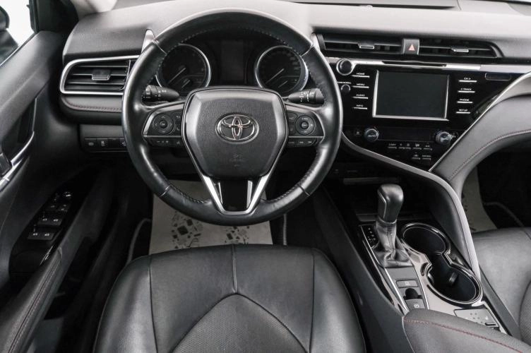 Toyota Camry 13 из 22