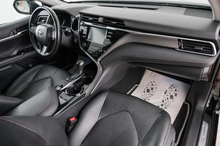 Toyota Camry 11 из 22