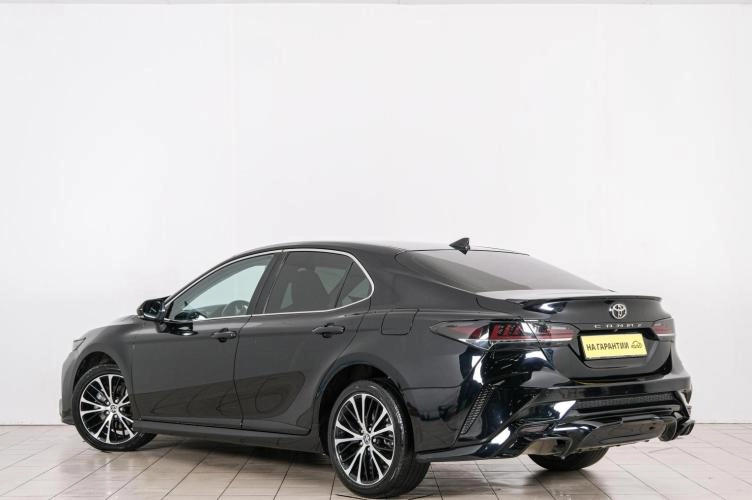 Toyota Camry 4 из 22