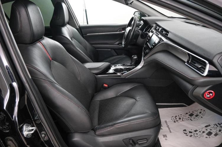 Toyota Camry 12 из 22