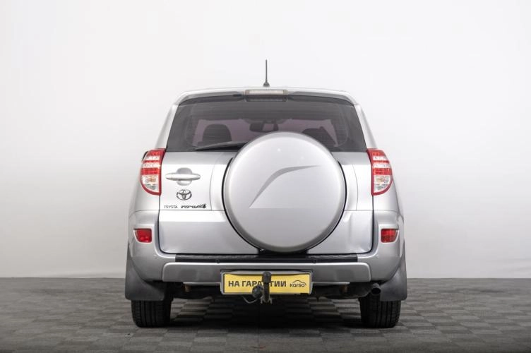 Toyota RAV4 6 из 6