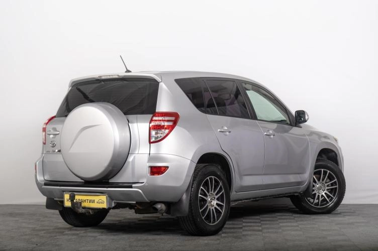 Toyota RAV4 4 из 6