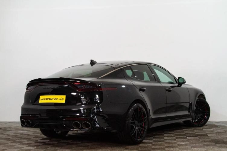 KIA Stinger 4 из 6