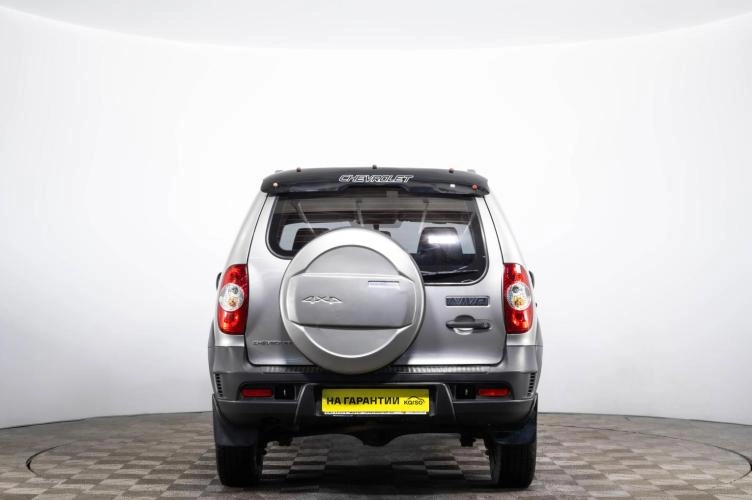 Chevrolet Niva 5 из 6