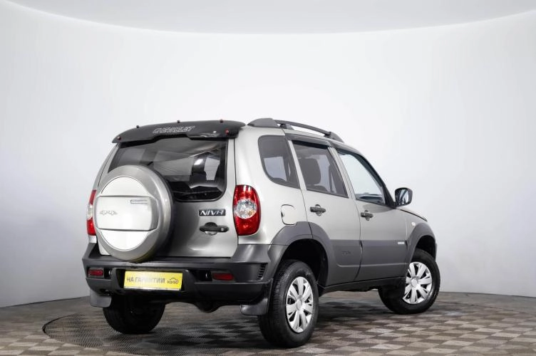 Chevrolet Niva 4 из 6