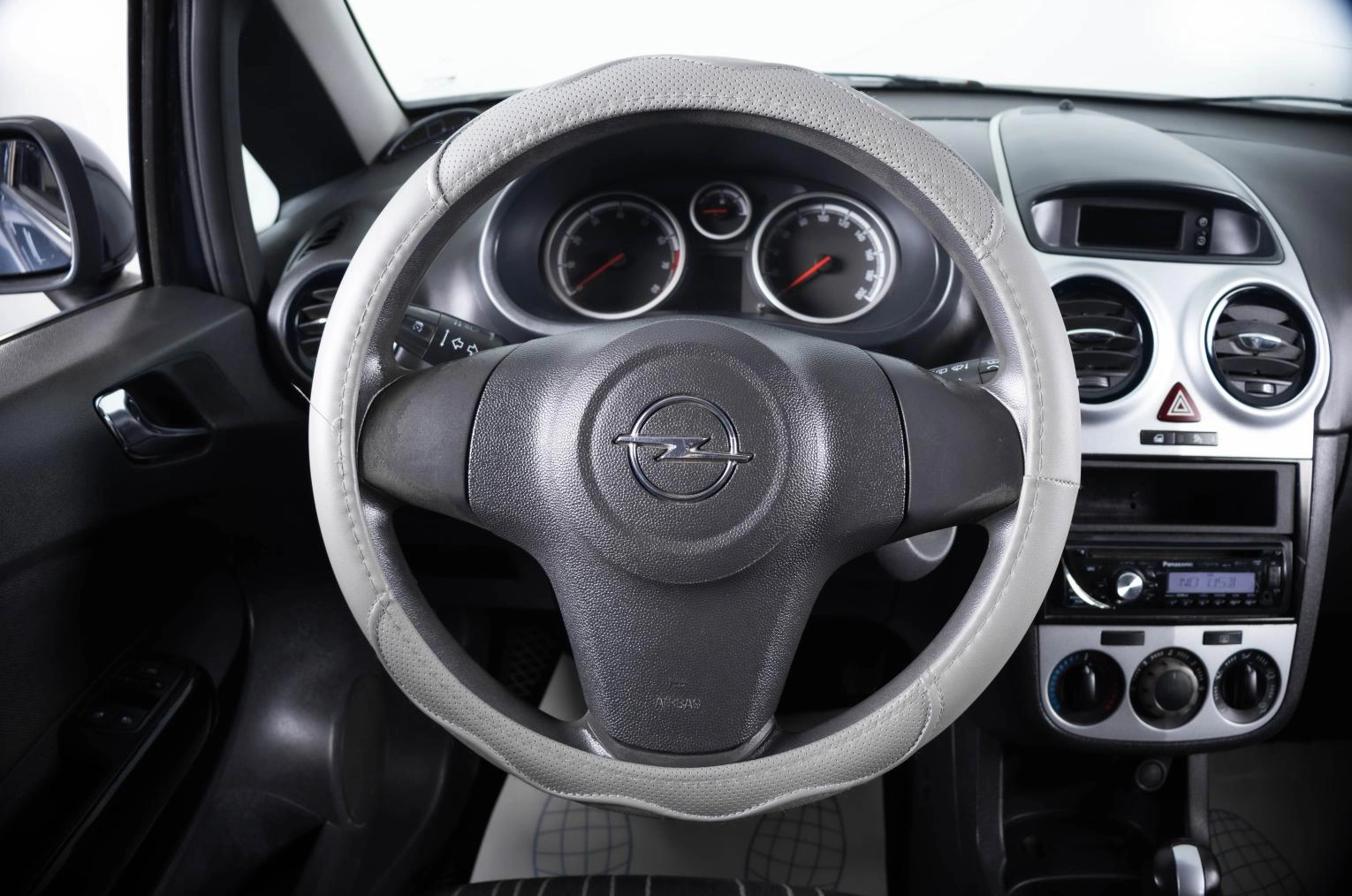 Opel Corsa 14 из 19