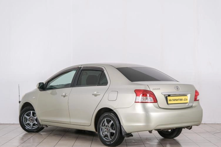 Toyota Belta 4 из 6