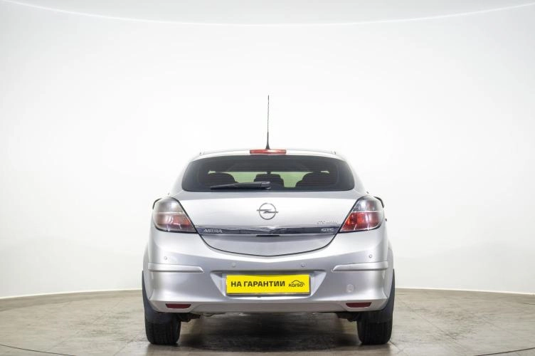 Opel Astra GTC 5 из 6