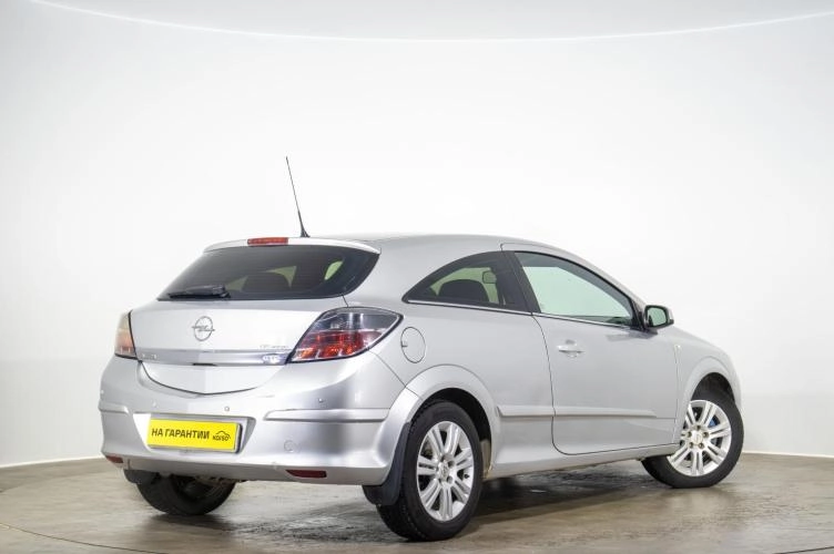 Opel Astra GTC 4 из 6