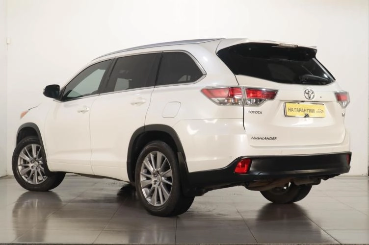 Toyota Highlander 4 из 6
