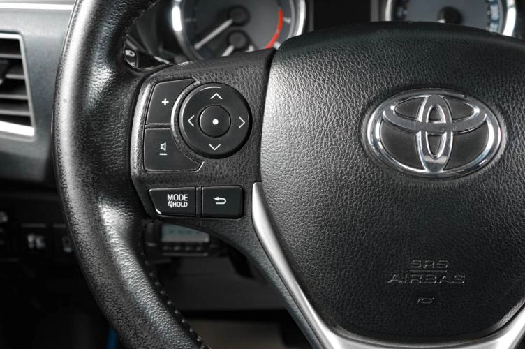 Toyota Corolla 13 из 18