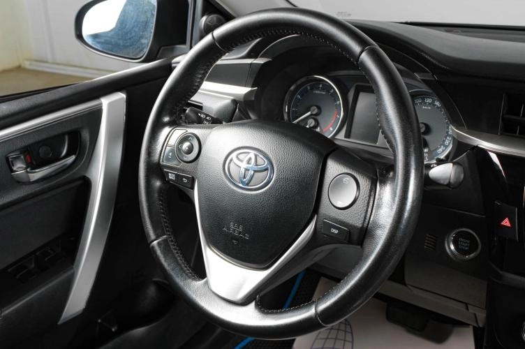 Toyota Corolla 11 из 18