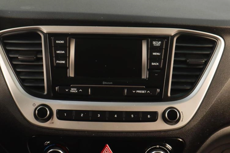 Hyundai Solaris 15 из 19