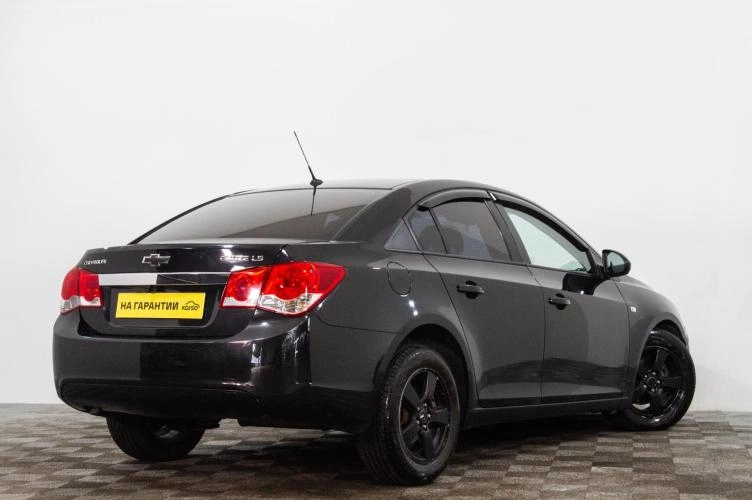 Chevrolet Cruze 4 из 6