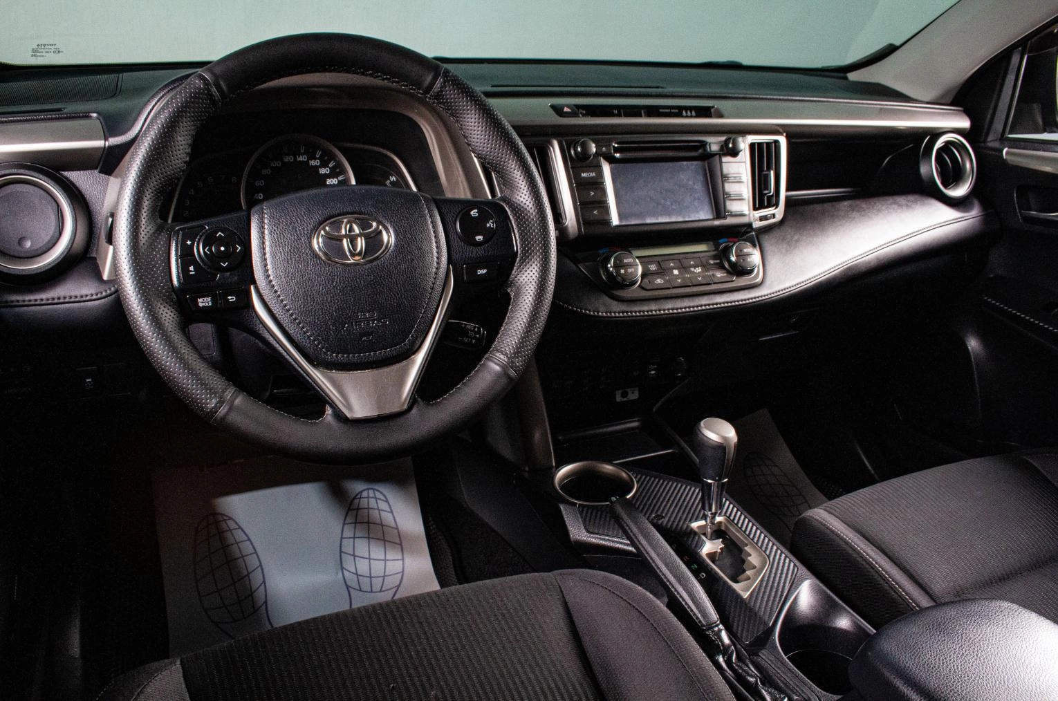 Toyota RAV4 11 из 16