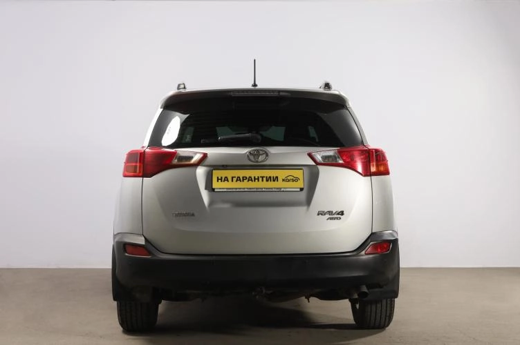 Toyota RAV4 5 из 6