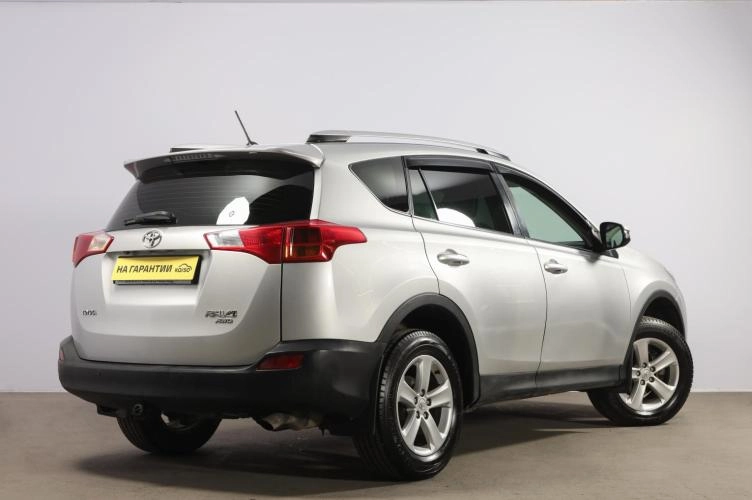 Toyota RAV4 6 из 6