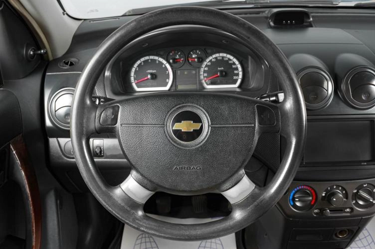 Chevrolet Aveo 12 из 15