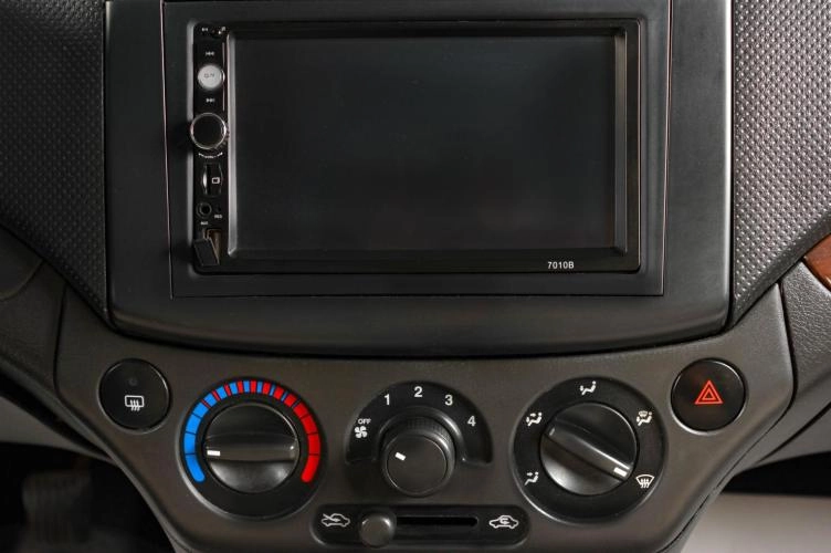 Chevrolet Aveo 13 из 15