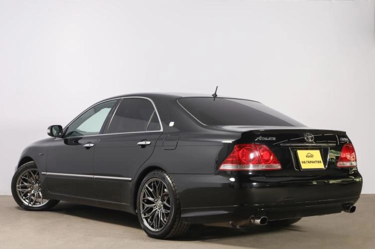 Toyota Crown 4 из 6